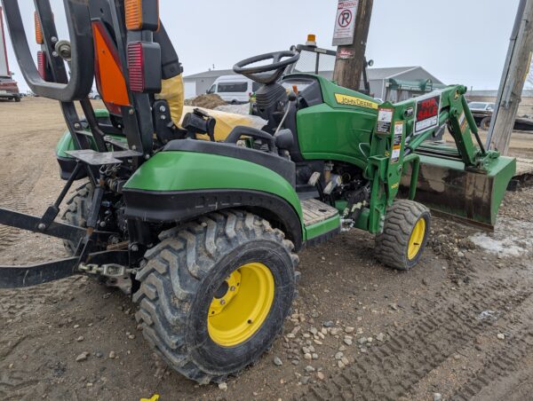 2014 John Deere 1025R Tractor - Image 2